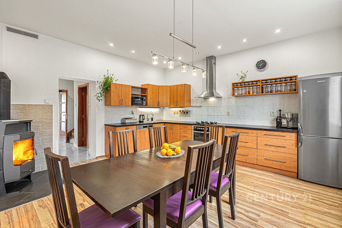 Prodej rodinného domu 142 m², pozemek 949 m² – fotografie 4