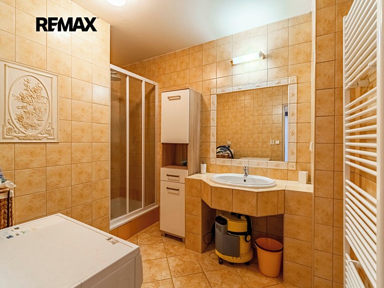 Комерційне приміщення на продаж, 1 263 м² (22 з 34)