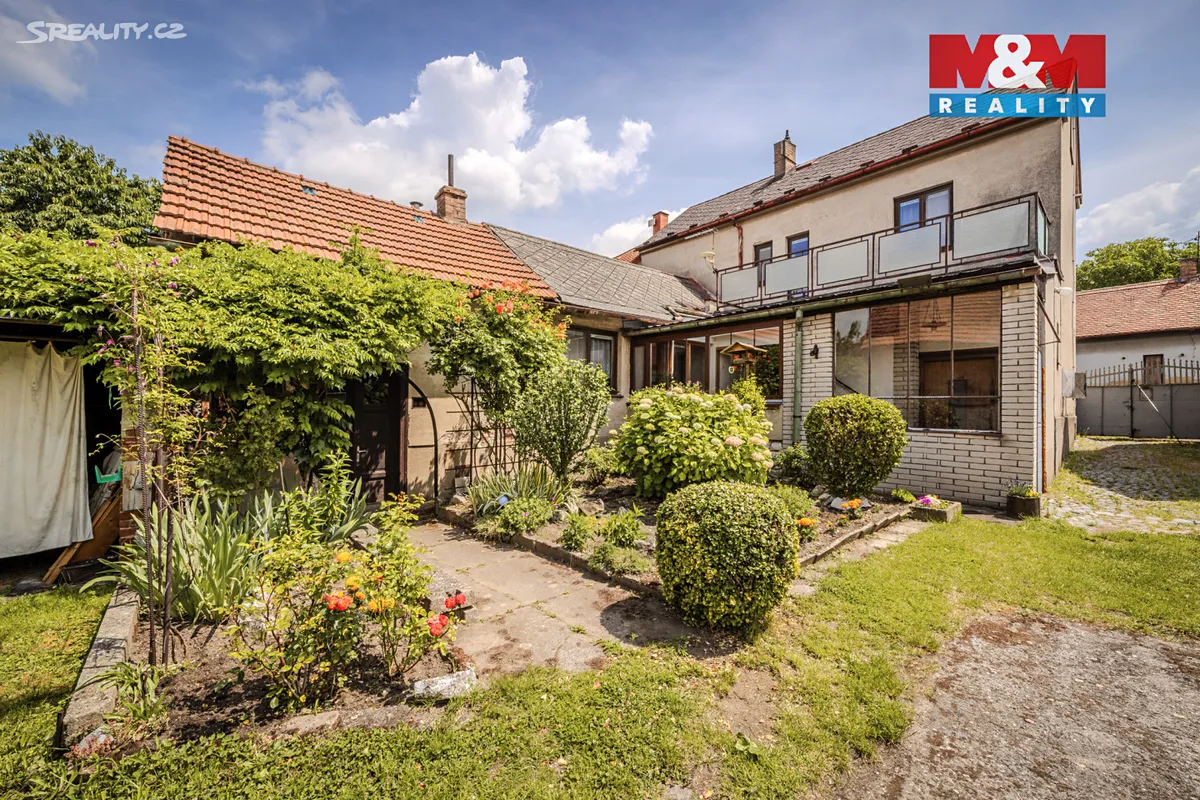 Prodej rodinného domu 159 m², pozemek 1306 m² – pohled 2