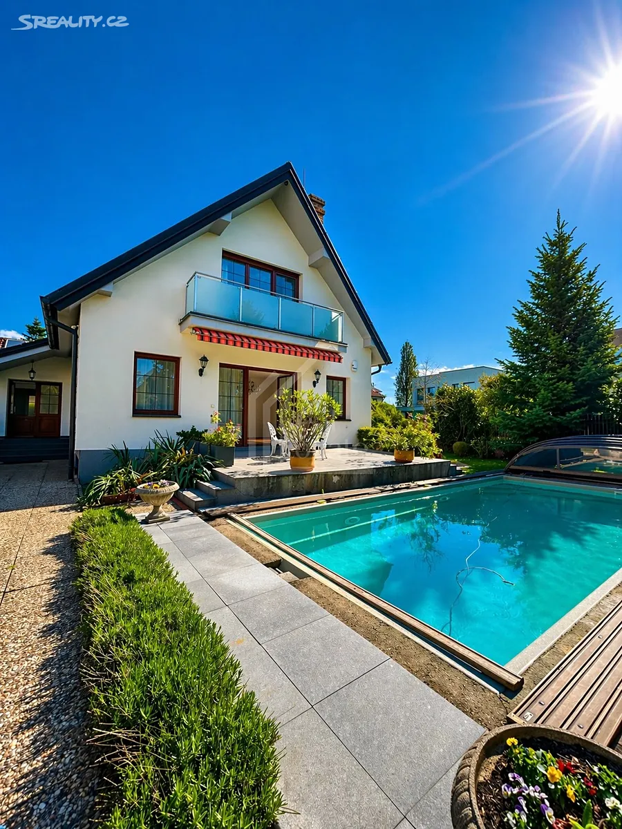 Pronájem vily 350 m², pozemek 733 m², Praha