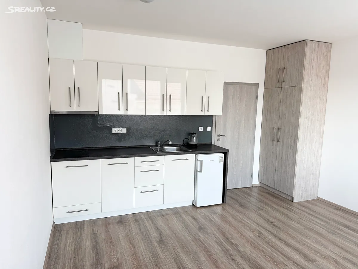 Pronájem bytu 1+kk 26 m² – pohled 5