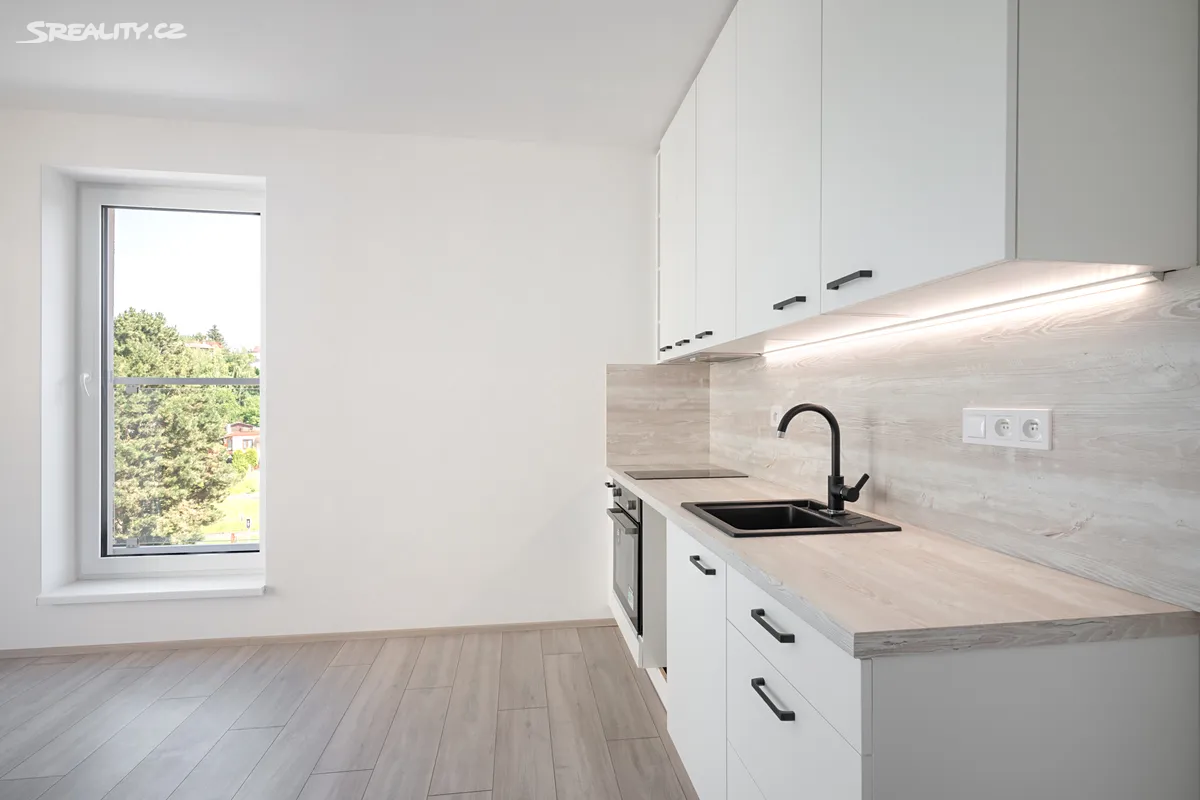 Pronájem bytu 2+kk 61 m² – pohled 6