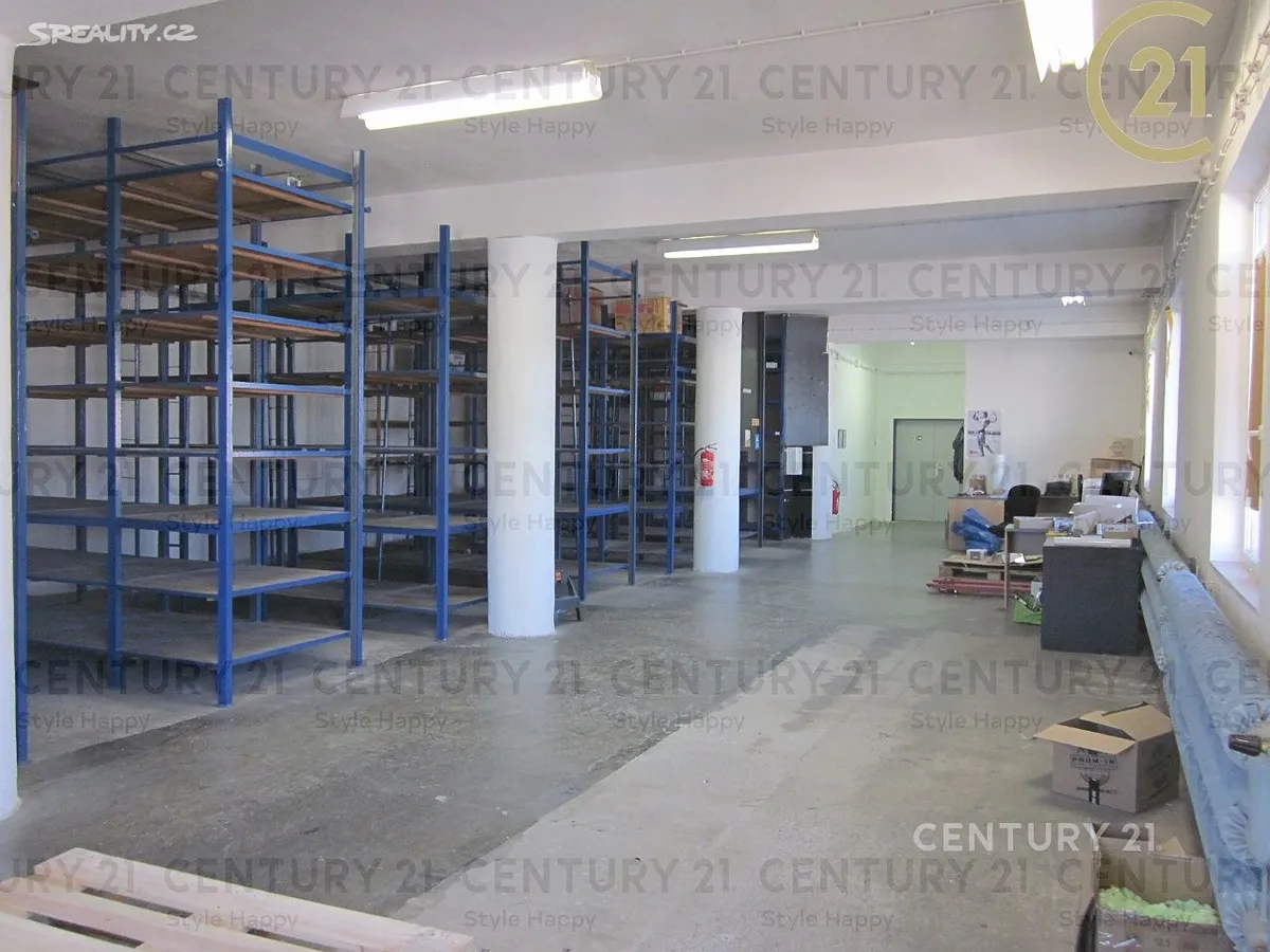 Pronájem skladového prostoru 186 m², Zlín