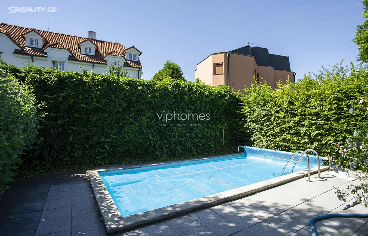 Pronájem vily 230 m², pozemek 578 m² – pohled 2