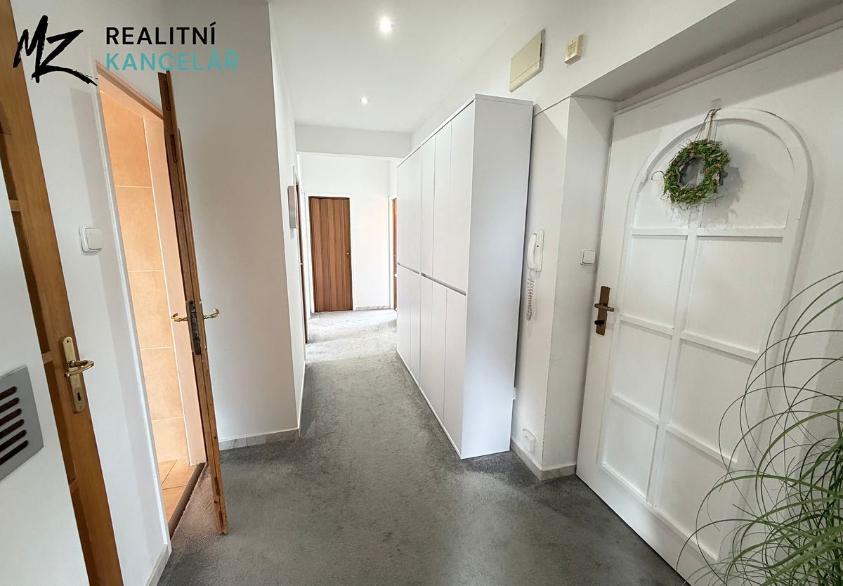 Pronájem bytu 4+kk 101 m² – fotografie 3