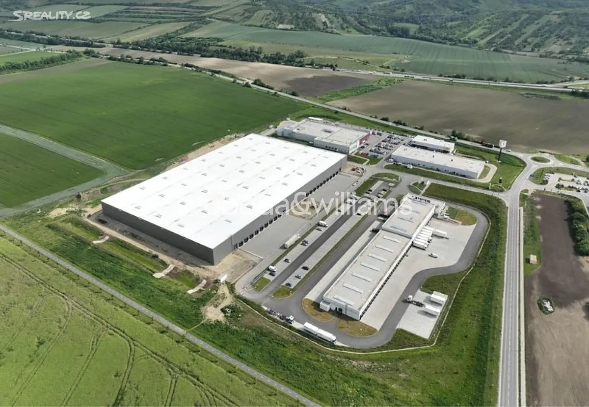 Pronájem skladového prostoru 4500 m², Hustopeče