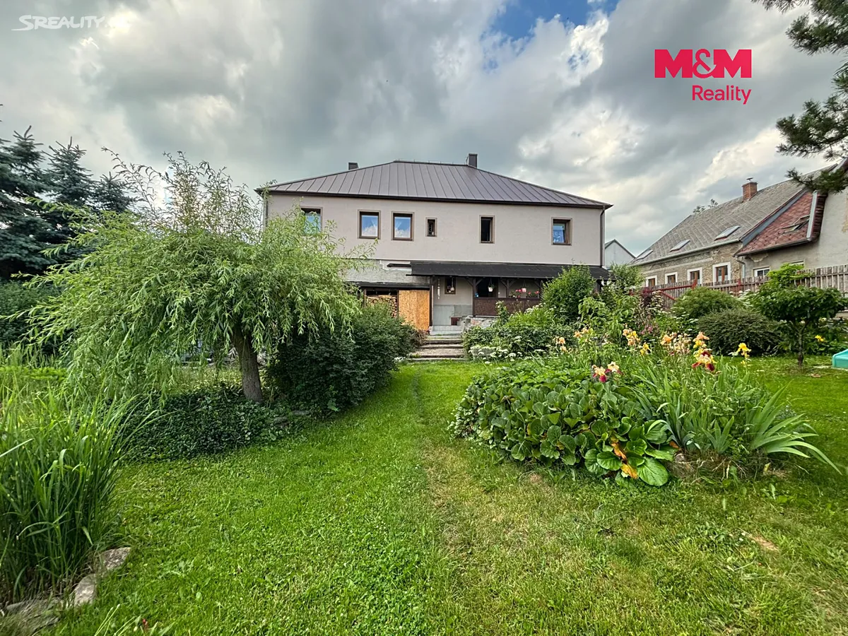 Prodej rodinného domu 210 m², pozemek 598 m² – pohled 2