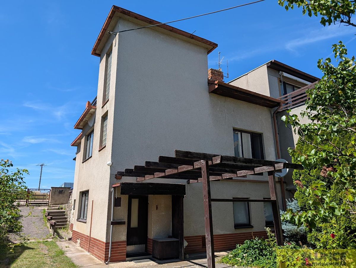Prodej rodinného domu 182 m², pozemek 489 m² – fotografie 2