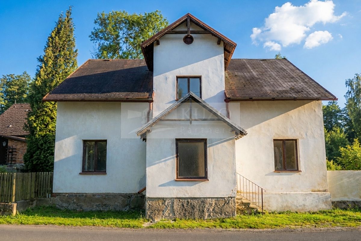 Prodej rodinného domu 250 m², pozemek 1105 m²