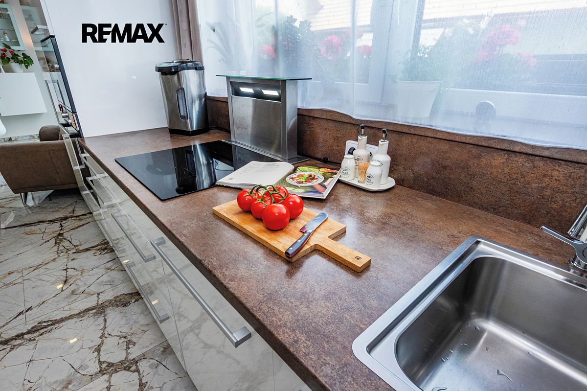 Prodej rodinného domu 146 m², pozemek 111 m² – fotografie 4
