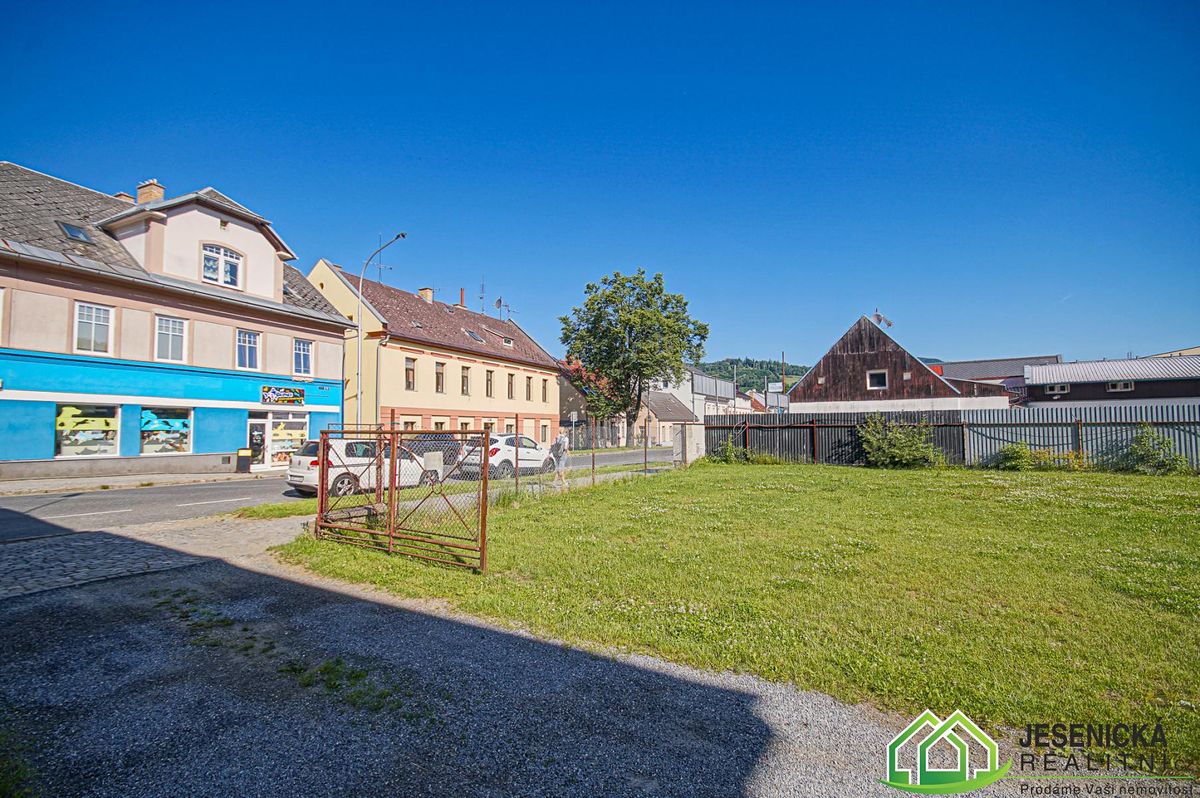 Prodej stavebního pozemku 1071 m² – fotografie 2