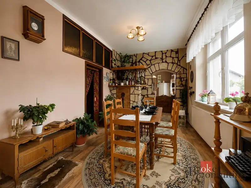 Prodej rodinného domu 290 m², pozemek 431 m², Hostinné – náhled fotky 1