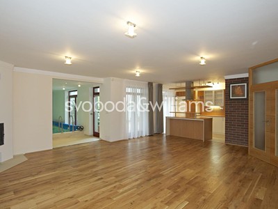 Pronájem  rodinného domu 351 m², pozemek 223 m²