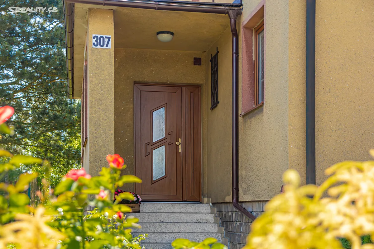 Prodej rodinného domu 330 m², pozemek 1142 m² – pohled 3