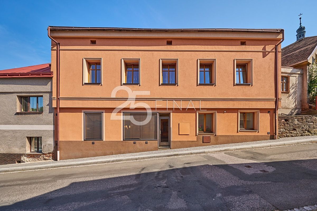 Prodej rodinného domu 199 m², pozemek 215 m²