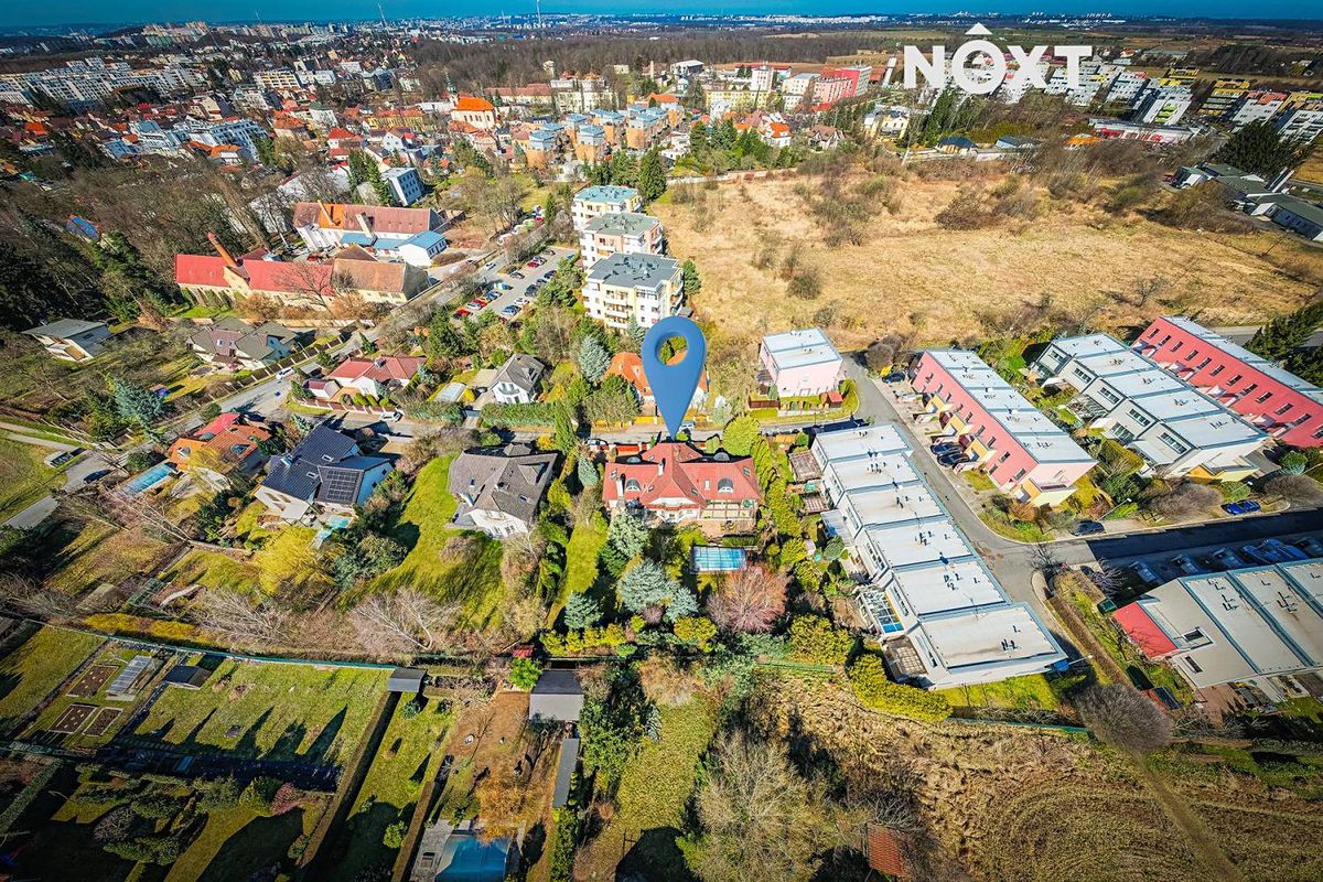 Prodej vily 420 m², pozemek 1542 m² – fotografie 3