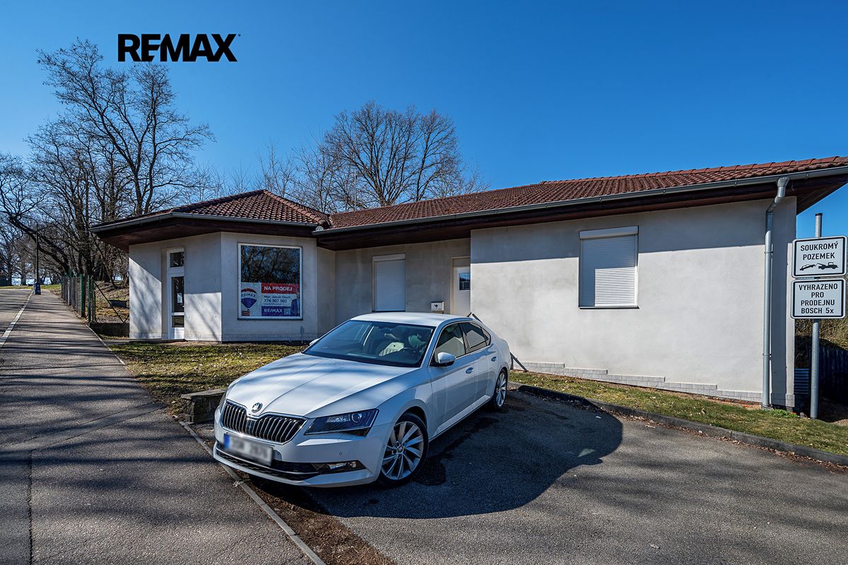 Prodej rodinného domu 227 m², pozemek 749 m² – fotografie 2