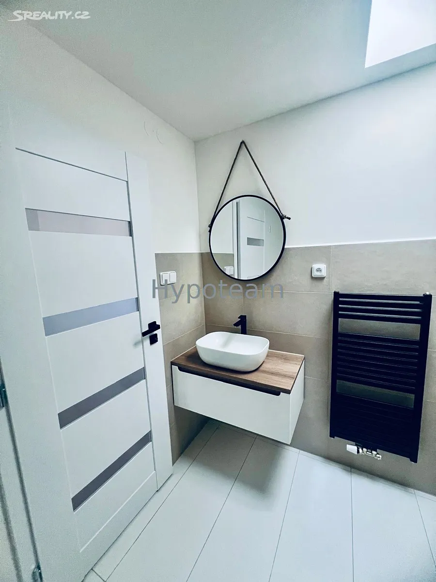 Pronájem bytu 2+kk 61 m² – pohled 6