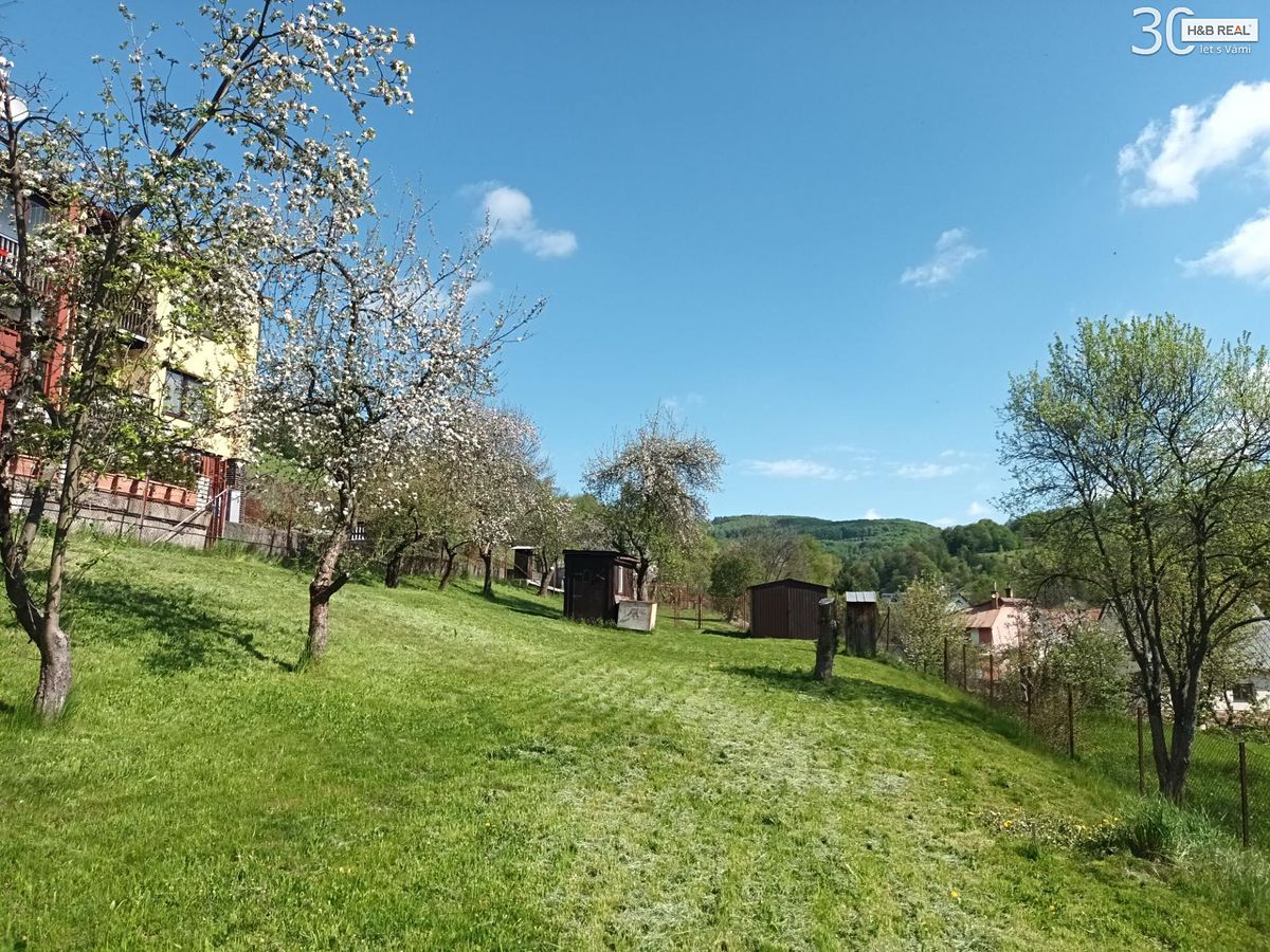 Prodej stavebního pozemku 1063 m² – fotografie 2