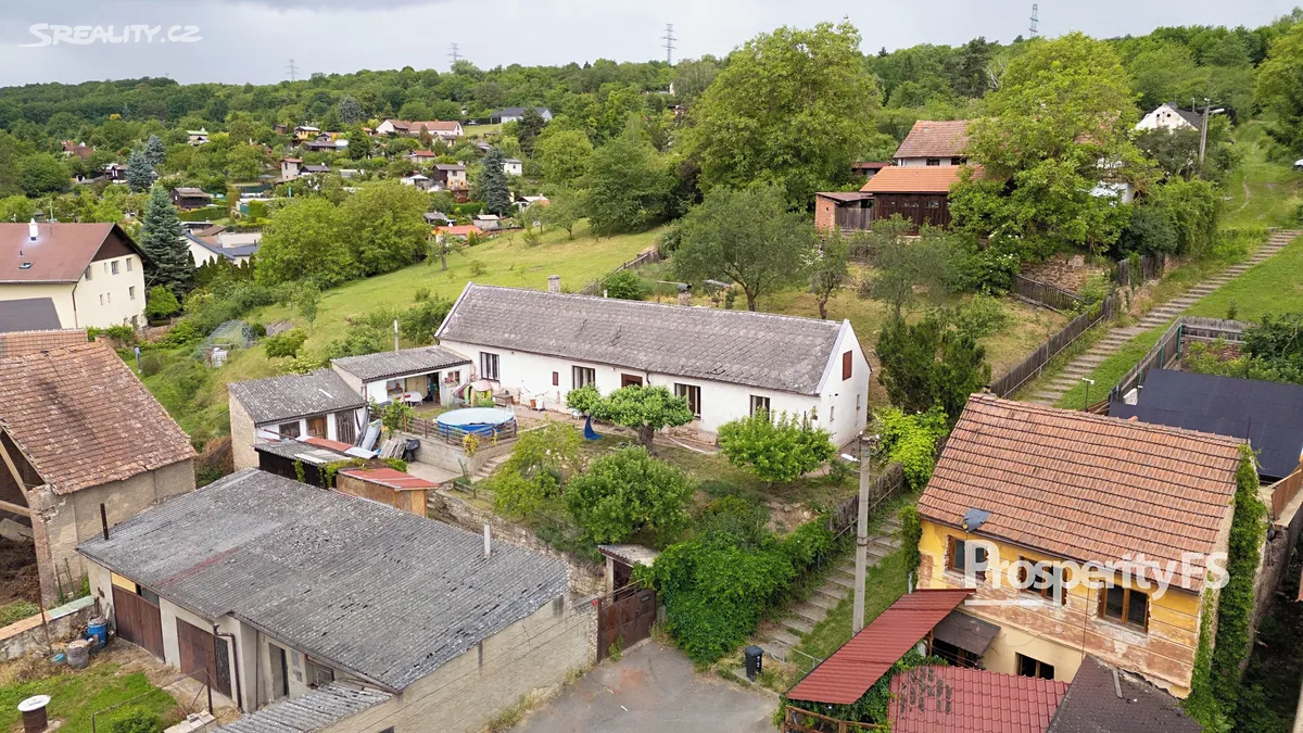 Prodej rodinného domu 297 m², pozemek 972 m² – pohled 4