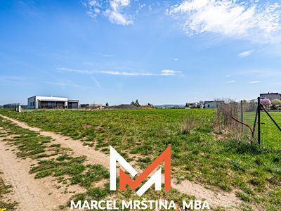 Prodej stavebního pozemku 682 m²