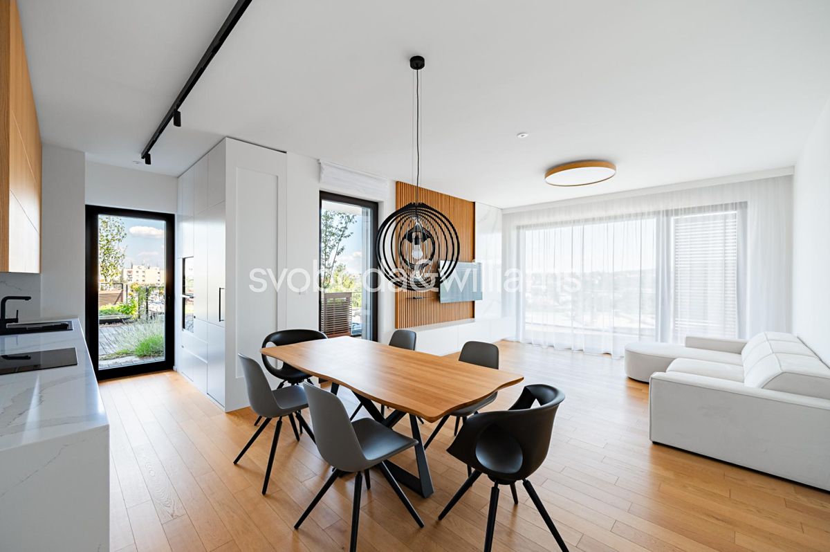 Pronájem bytu 4+kk 109 m²