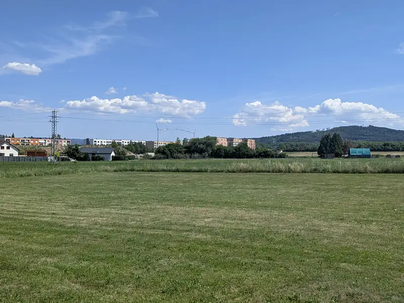 Prodej stavebního pozemku 784 m², Rokycany – náhled fotky 1