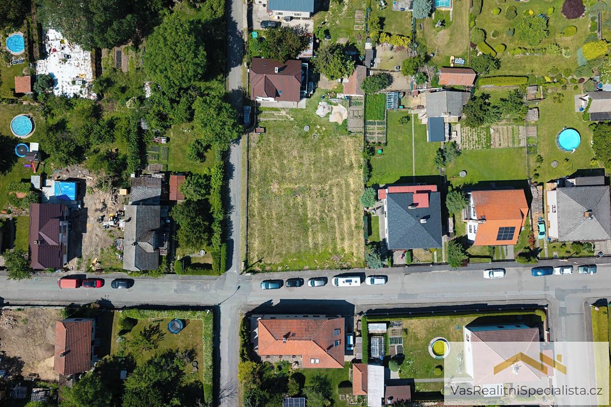 Prodej stavebního pozemku 876 m² – fotografie 2