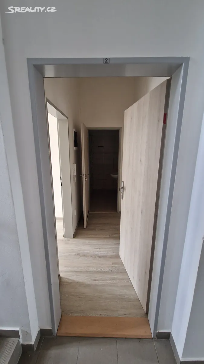 Pronájem bytu 2+kk 50 m² – pohled 2