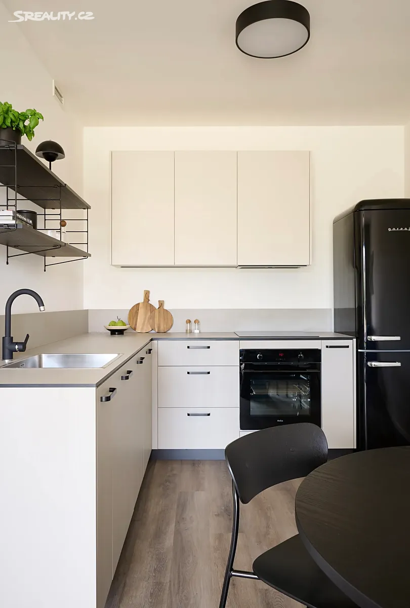 Pronájem bytu 2+kk 63 m² – pohled 4