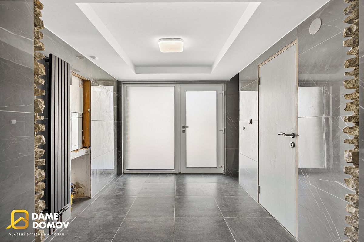 Prodej rodinného domu 262 m², pozemek 491 m² – fotografie 3