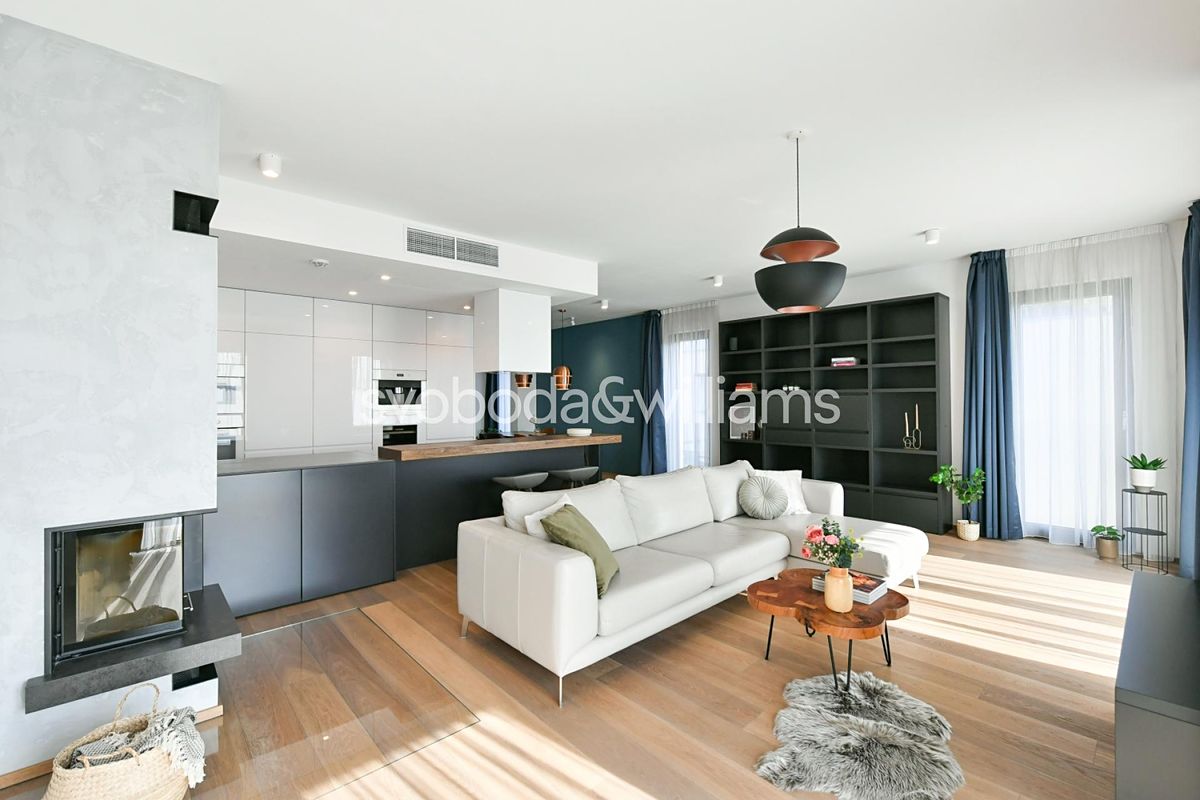Pronájem bytu 5+kk 180 m²