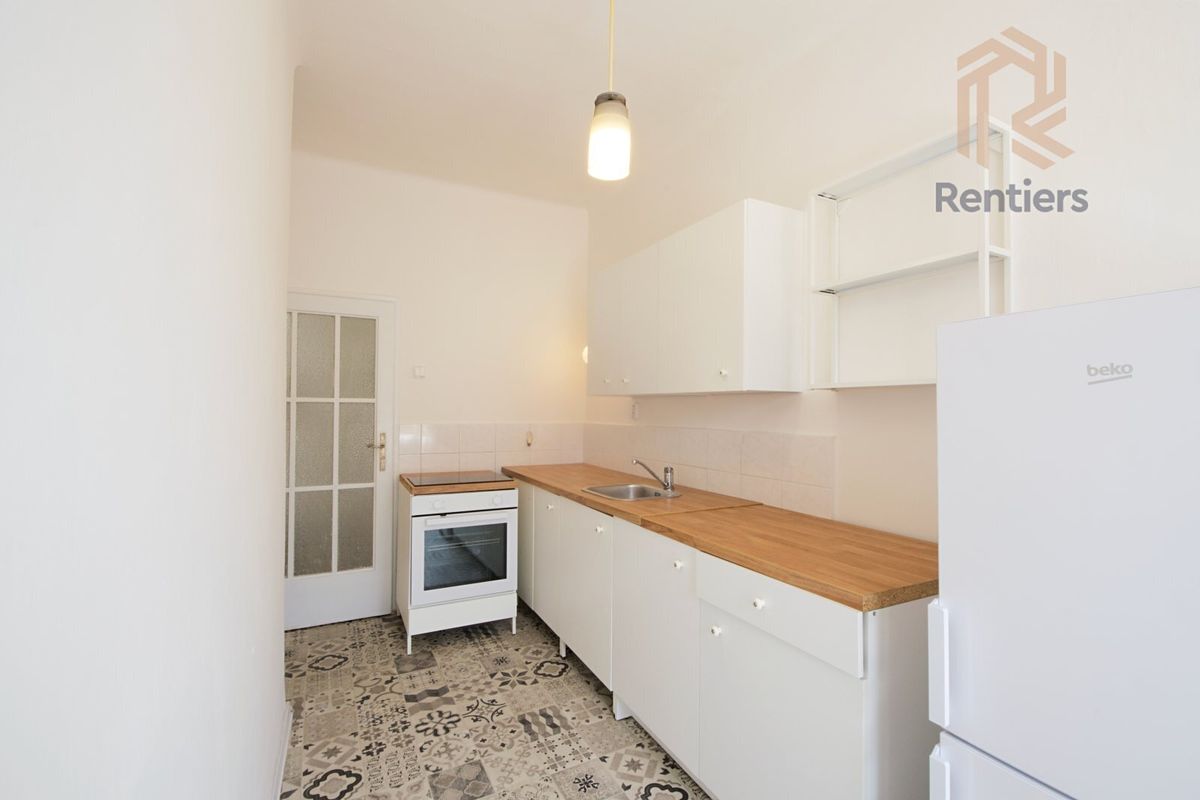 Pronájem bytu 1+1 37 m²