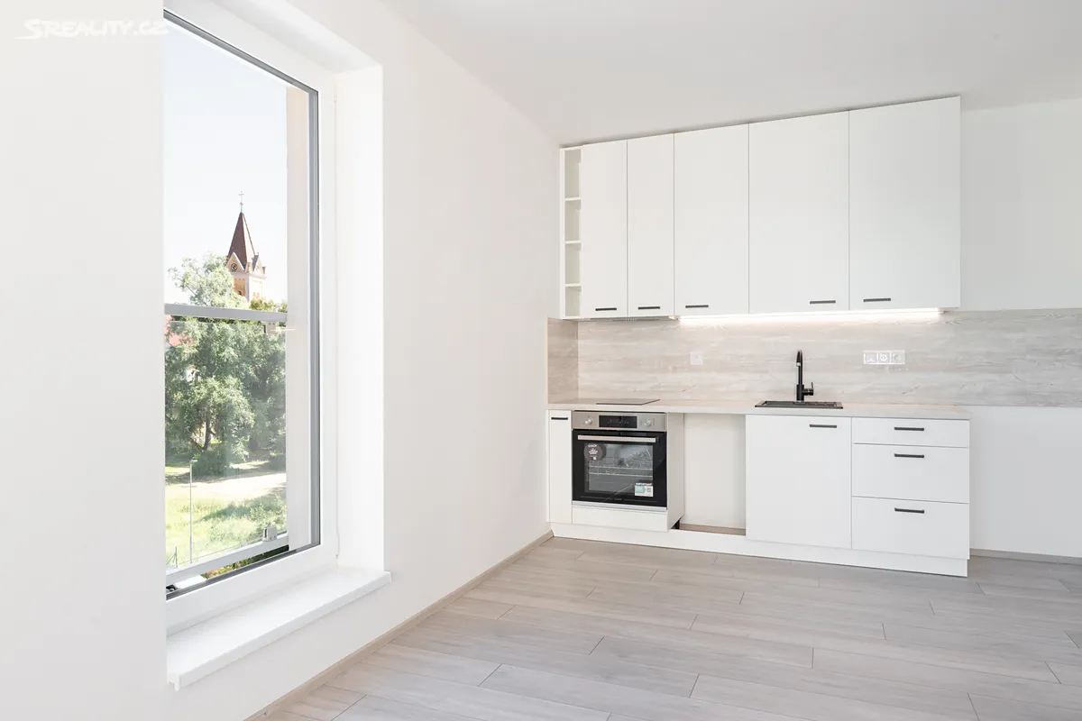 Pronájem bytu 2+kk 61 m² – další