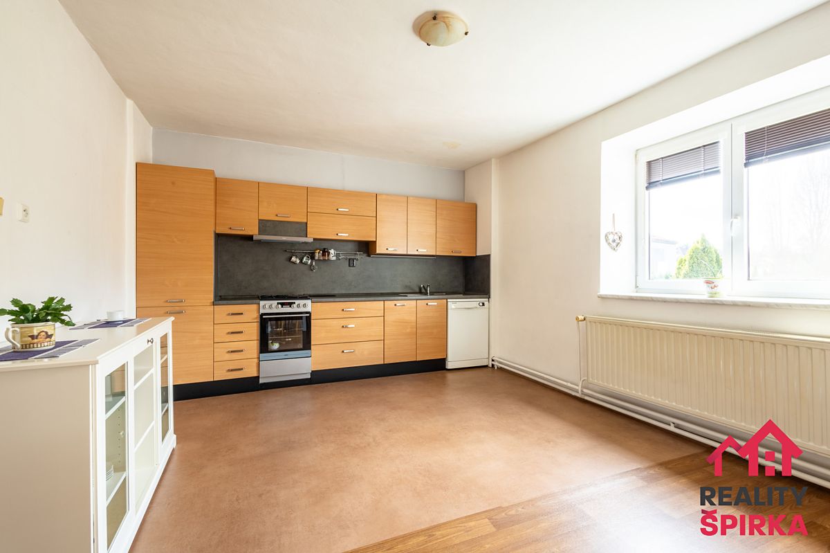 Prodej rodinného domu 154 m², pozemek 360 m² – fotografie 3
