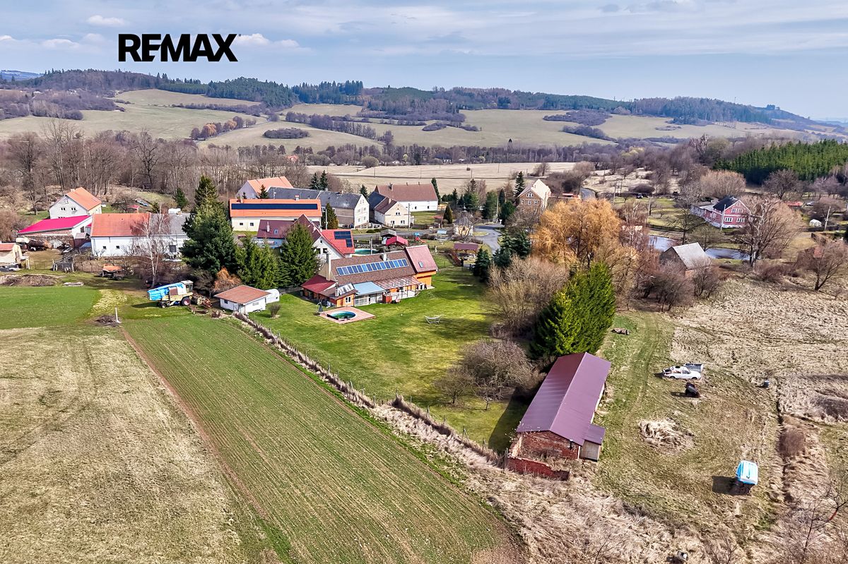 Prodej vícegeneračního domu 288 m², pozemek 3017 m² – fotografie 2