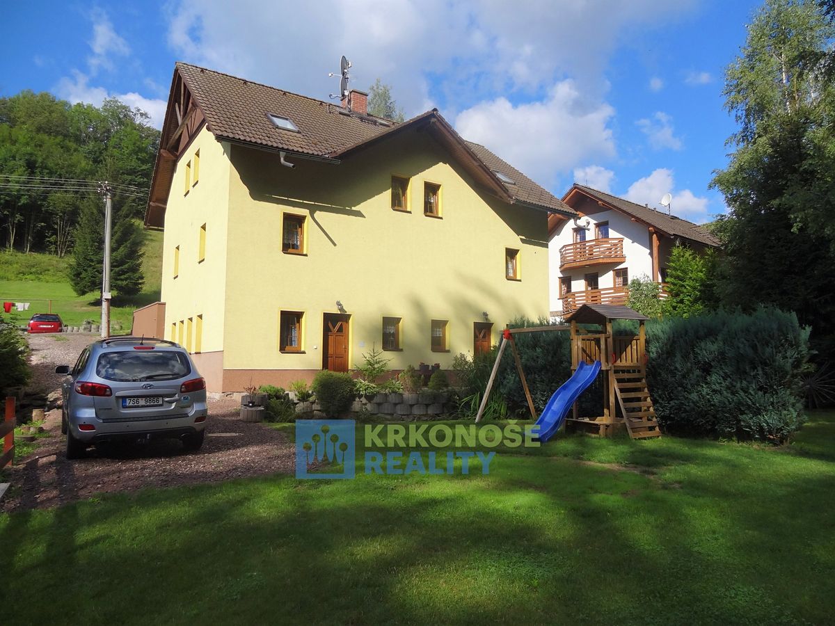 Prodej rodinného domu 272 m², pozemek 650 m²