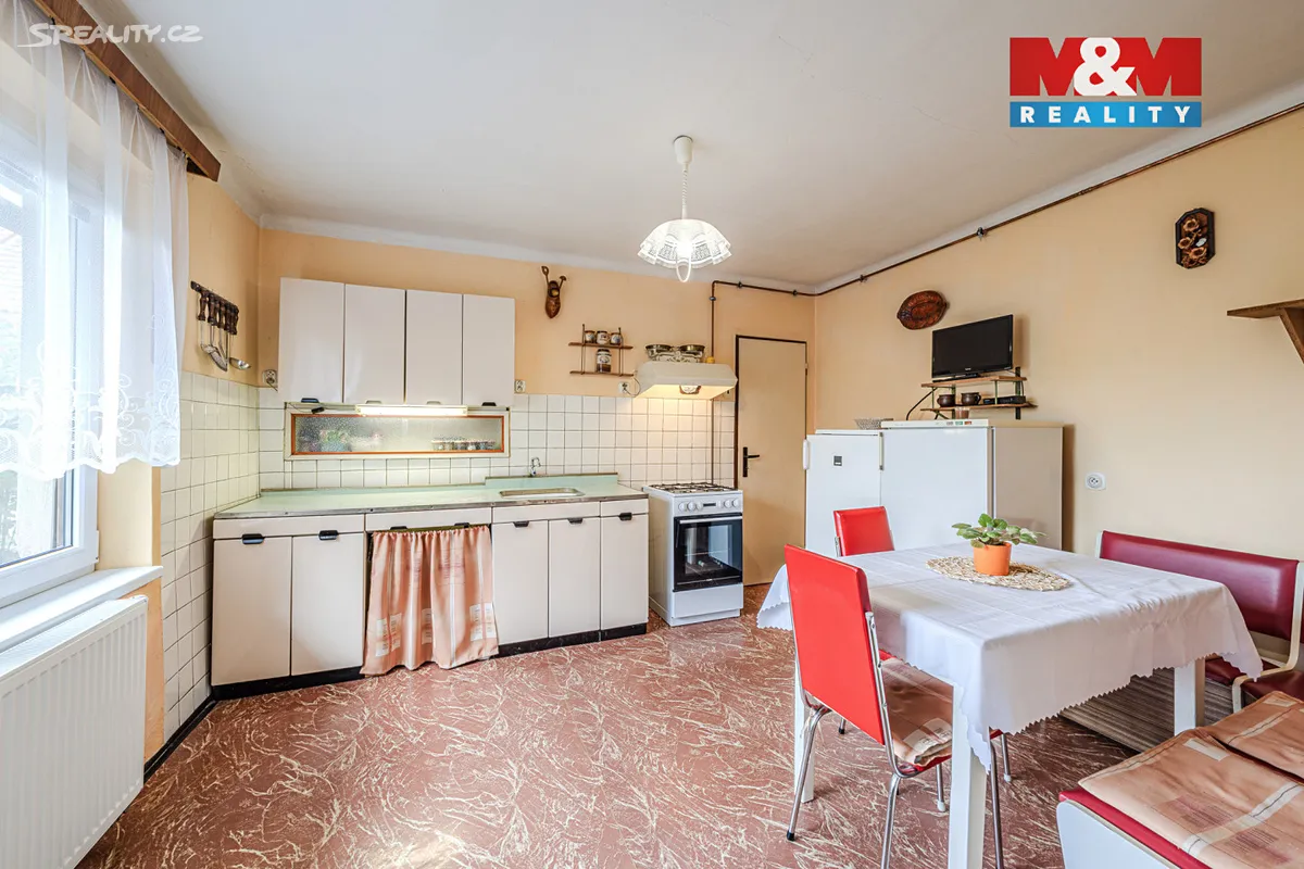 Prodej rodinného domu 159 m², pozemek 1306 m² – pohled 5