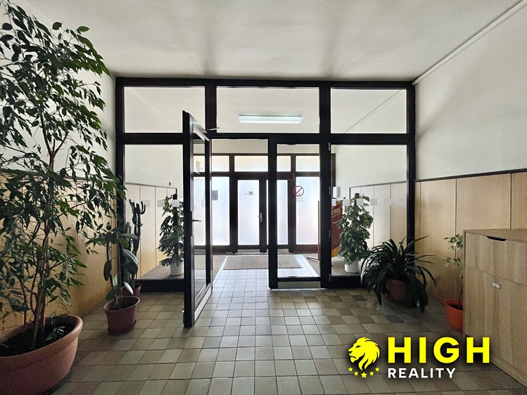 Комерційне приміщення в оренду, 490 м² (24 з 28)