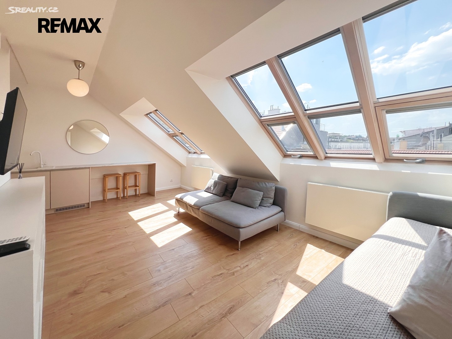 Pronájem bytu 1+kk 32 m²