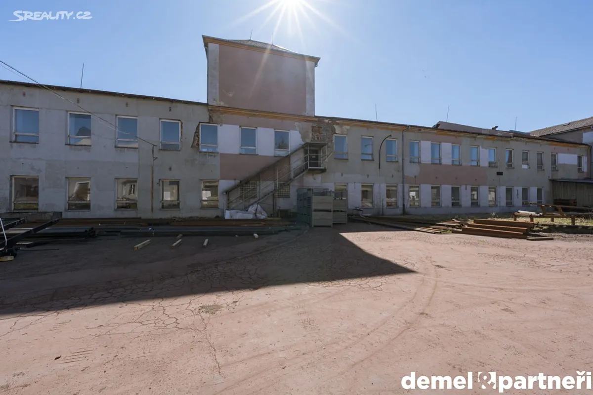 Prodej výrobní haly, prostoru 6500 m², Světlá Hora