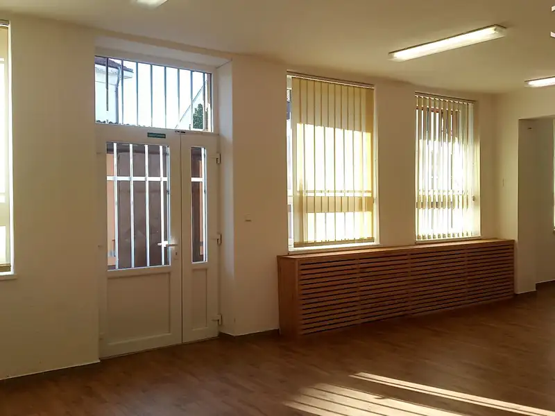 Pronájem obchodního prostoru 195 m², Hranice – náhled fotky 2