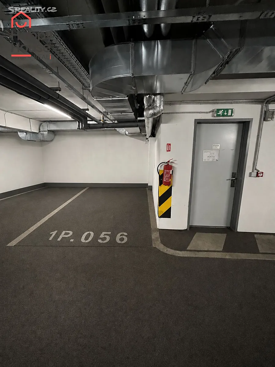 Pronájem garážového stání 12 m² – pohled 5