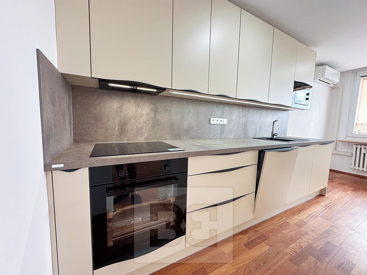 Pronájem bytu 3+kk 80 m²