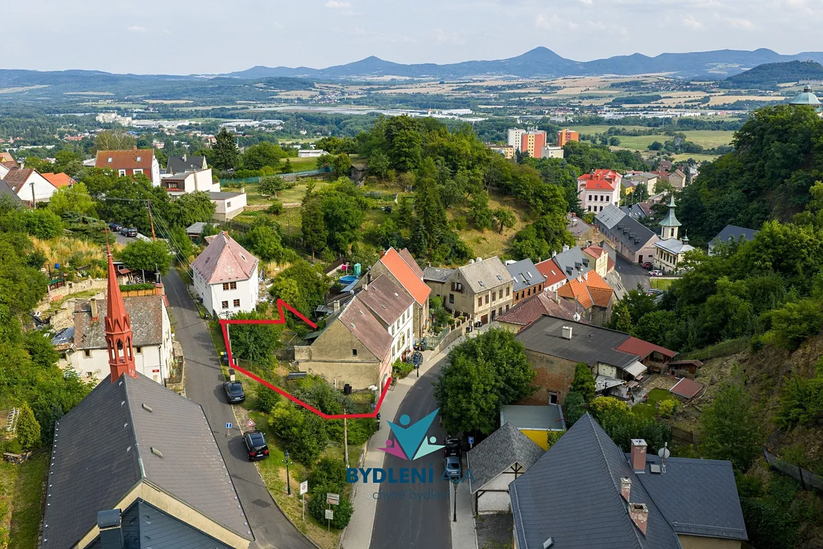 Prodej rodinného domu 300 m², pozemek 219 m²
