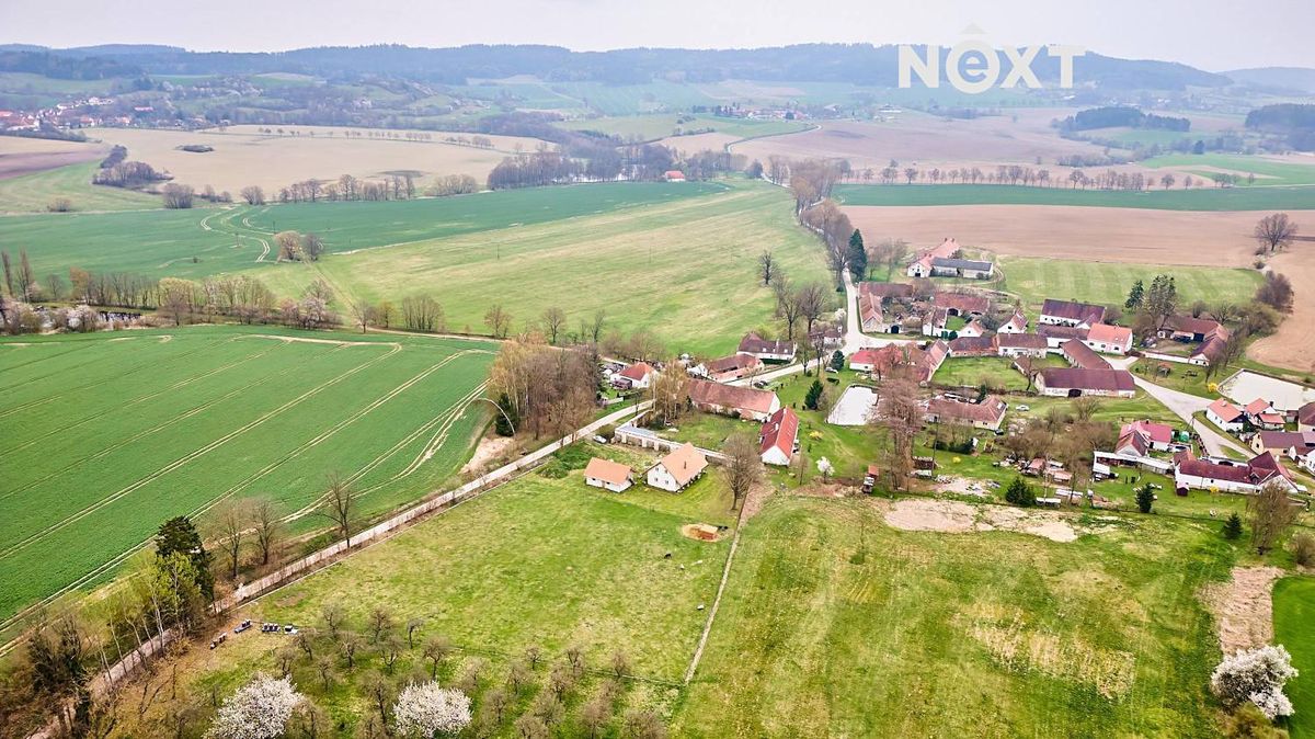 Prodej stavebního pozemku 6532 m² – fotografie 2