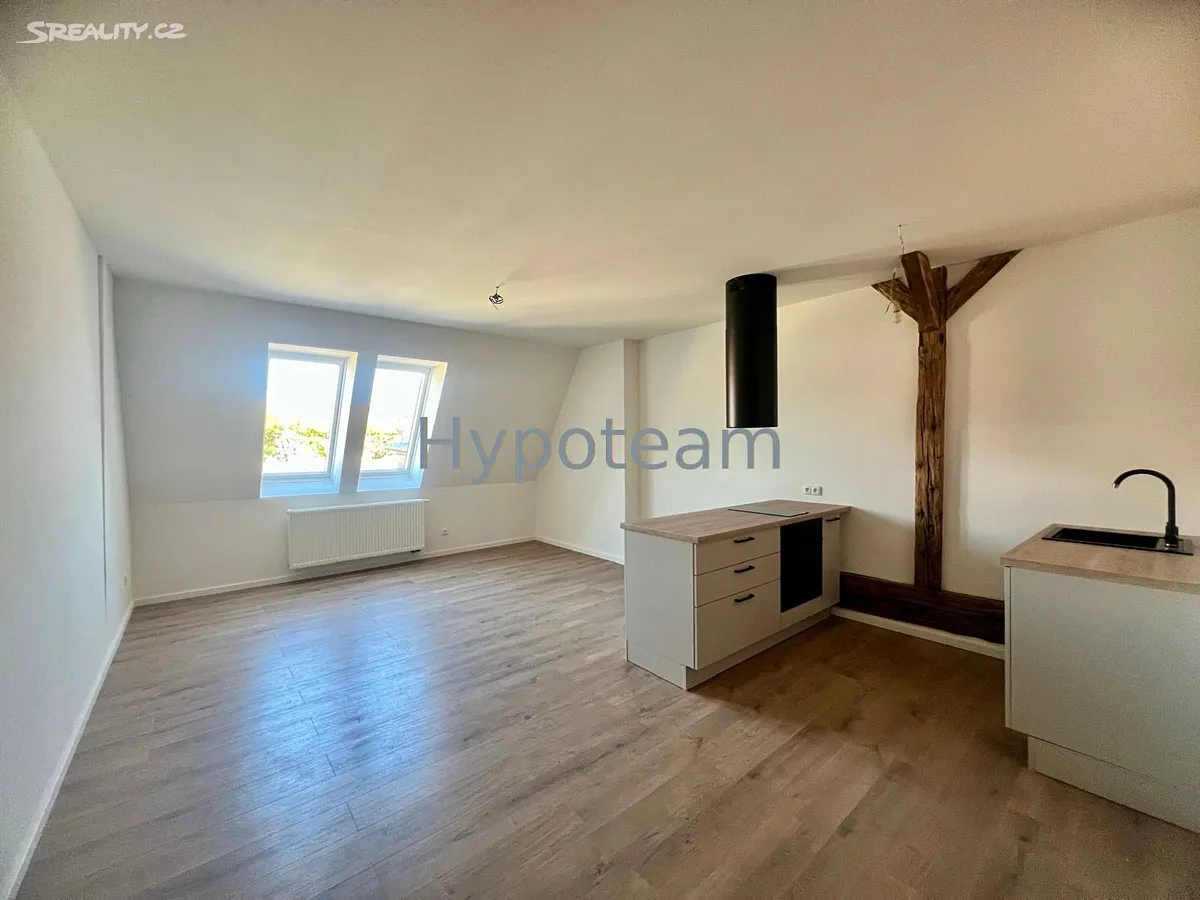 Pronájem bytu 2+kk 61 m²
