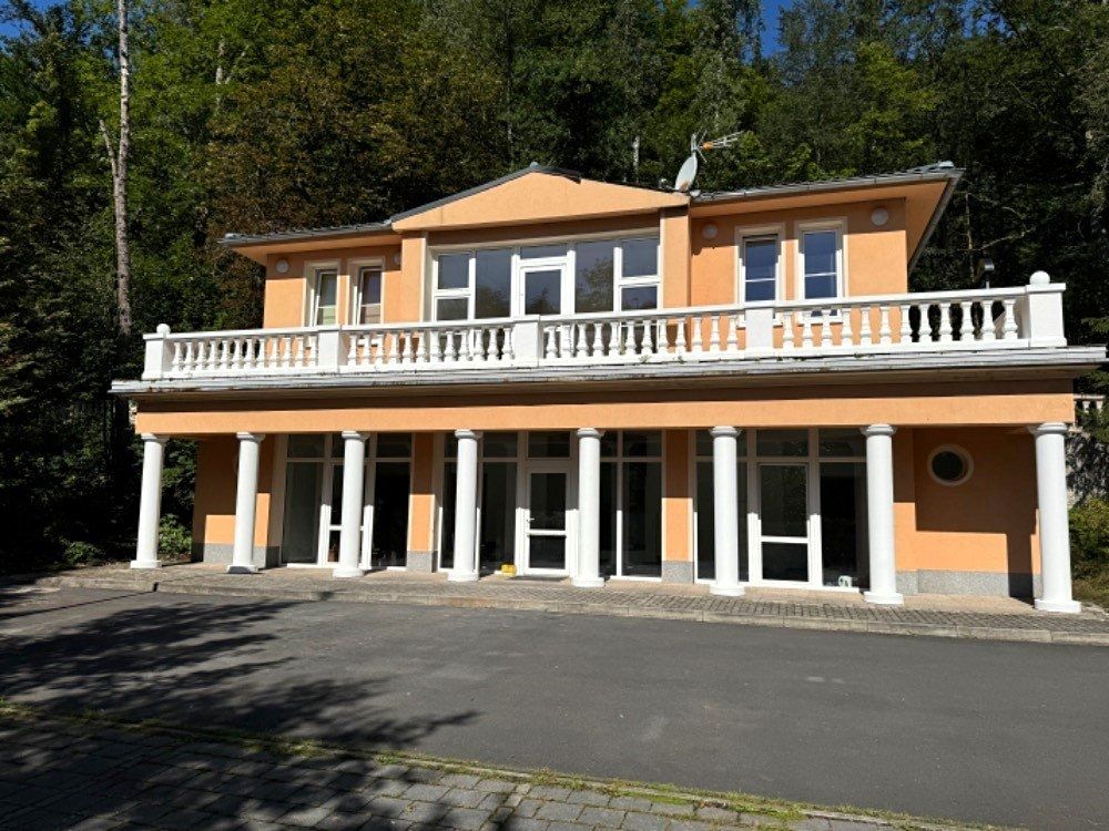 Prodej vily 160 m², pozemek 1 m², Karlovy Vary – fotka 1 z 3
