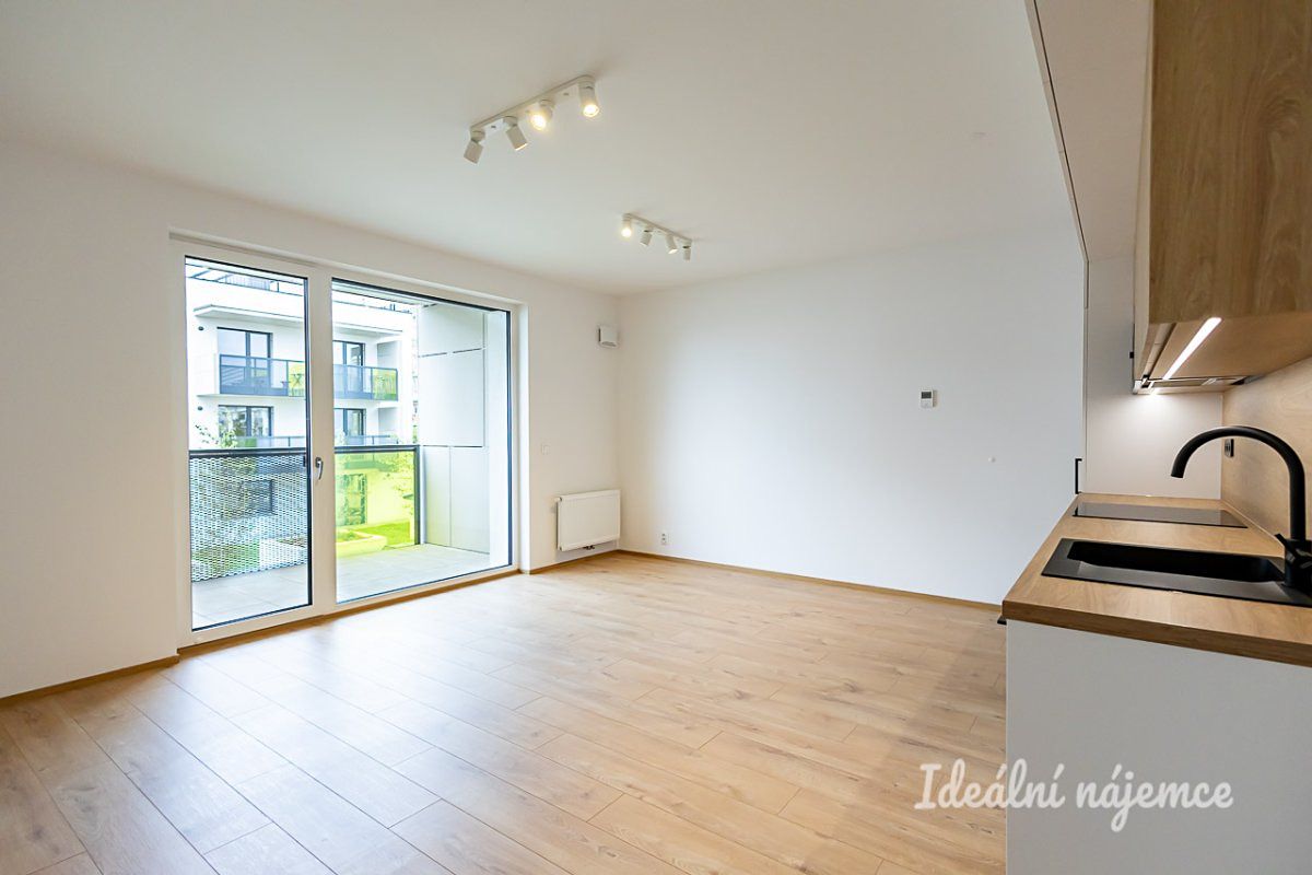 Pronájem bytu 1+kk 37 m²