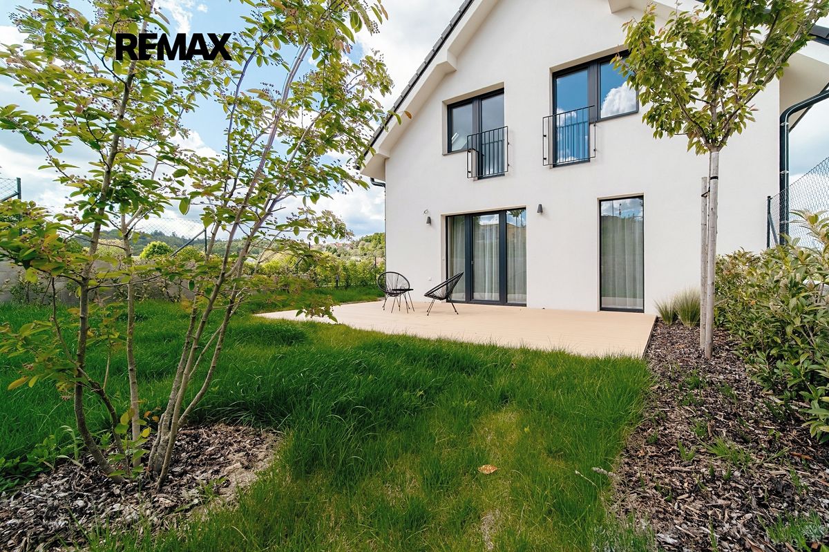 Prodej rodinného domu 138 m², pozemek 361 m², Lysice – fotka 1 z 3